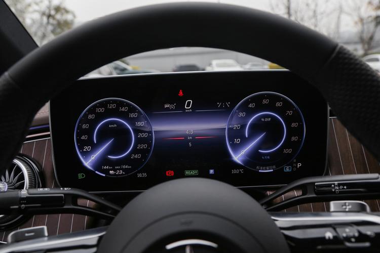 Mercedes-Benz EQE - фото 25