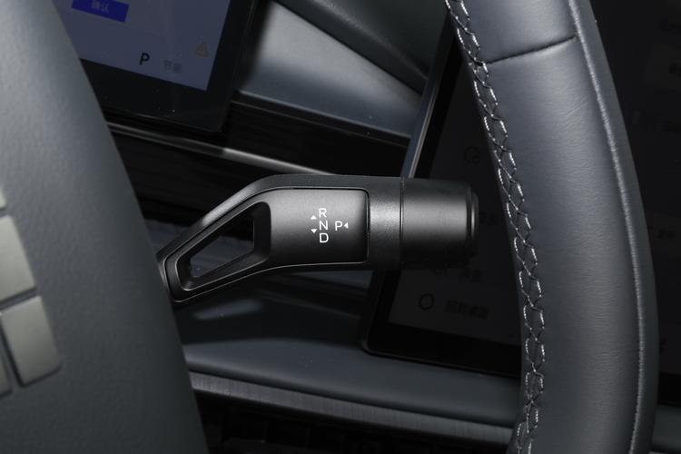 Geely E5 - фото 17