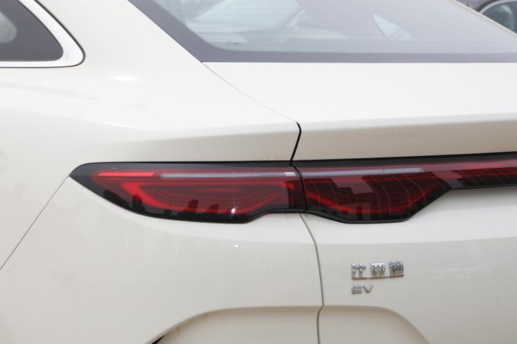 BYD Qin L EV - фото 13