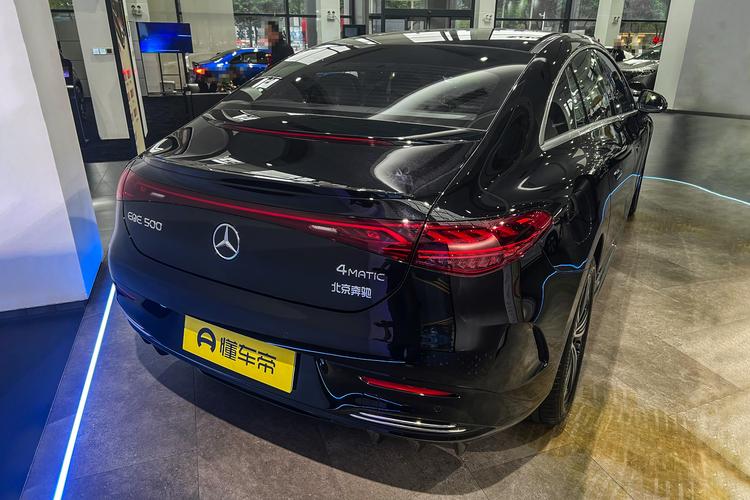 Mercedes-Benz EQE - фото 6