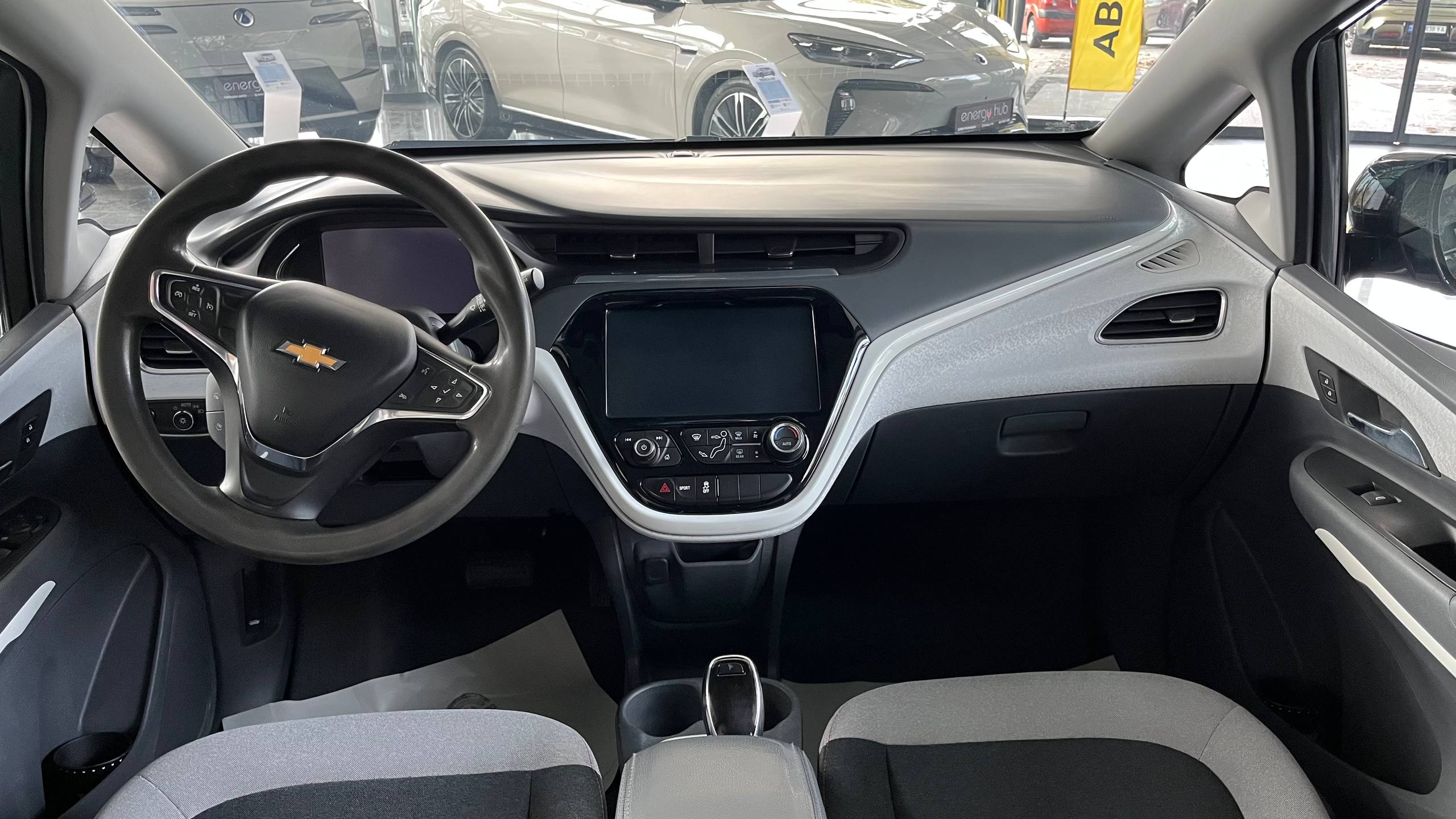 Chevrolet Bolt Ev - фото 12