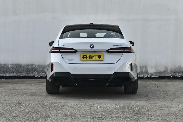 BMW i5 - фото 6