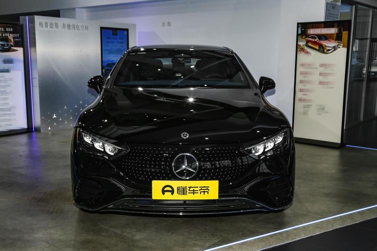 Mercedes-Benz EQE - фото 2