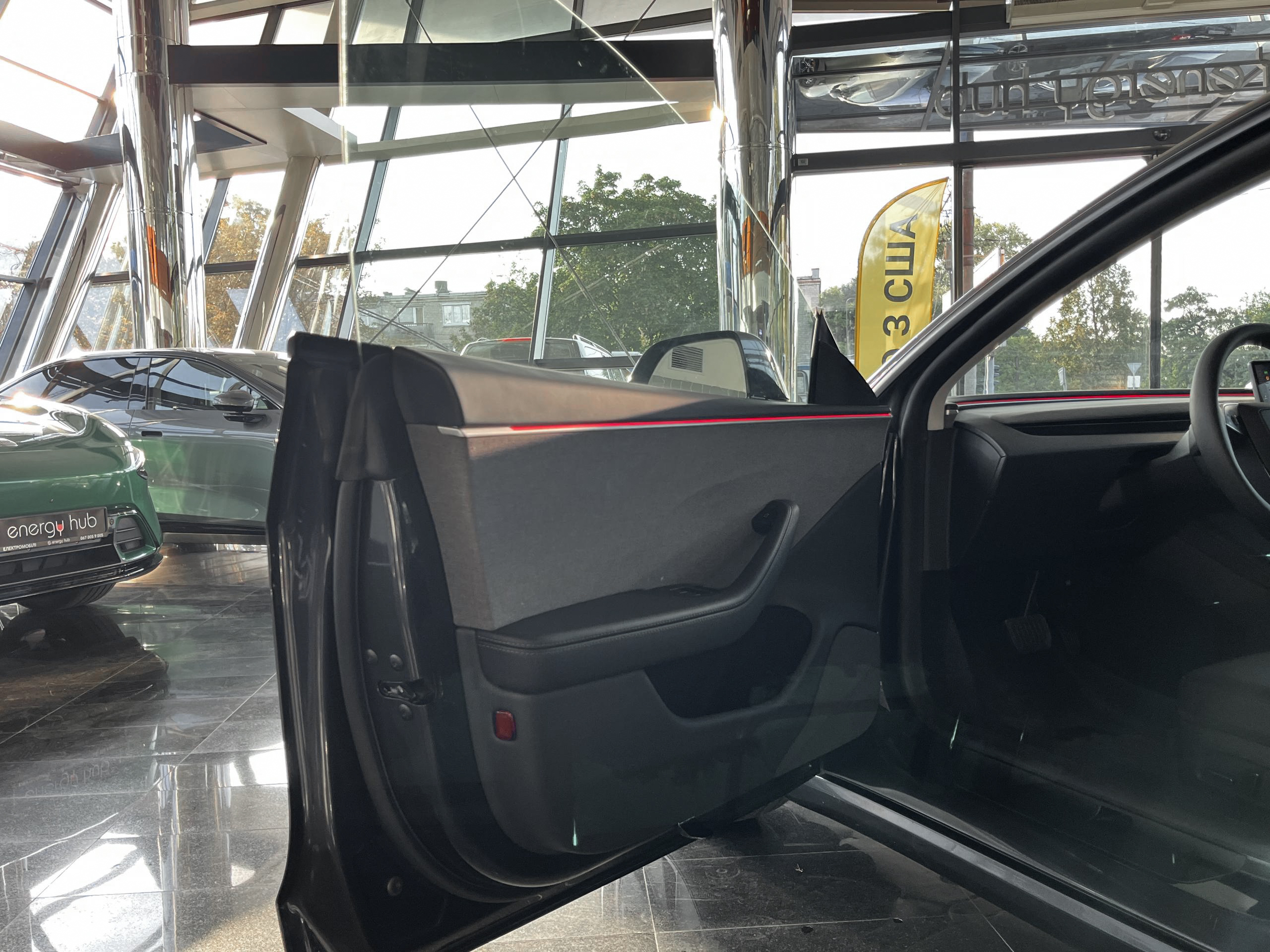 Tesla Model 3 - фото 16