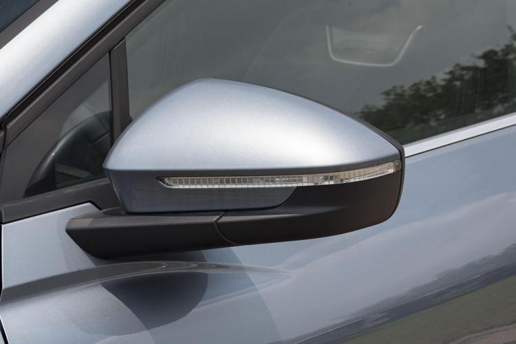 Audi Q4 e-tron - фото 10