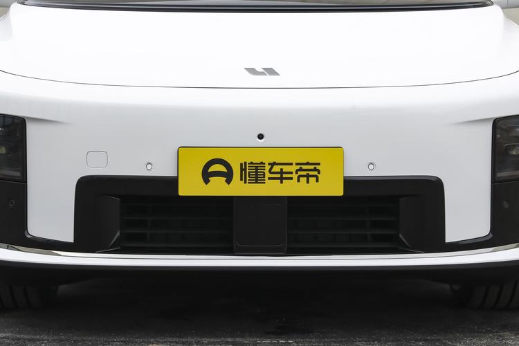 Li Auto i8 - фото 10