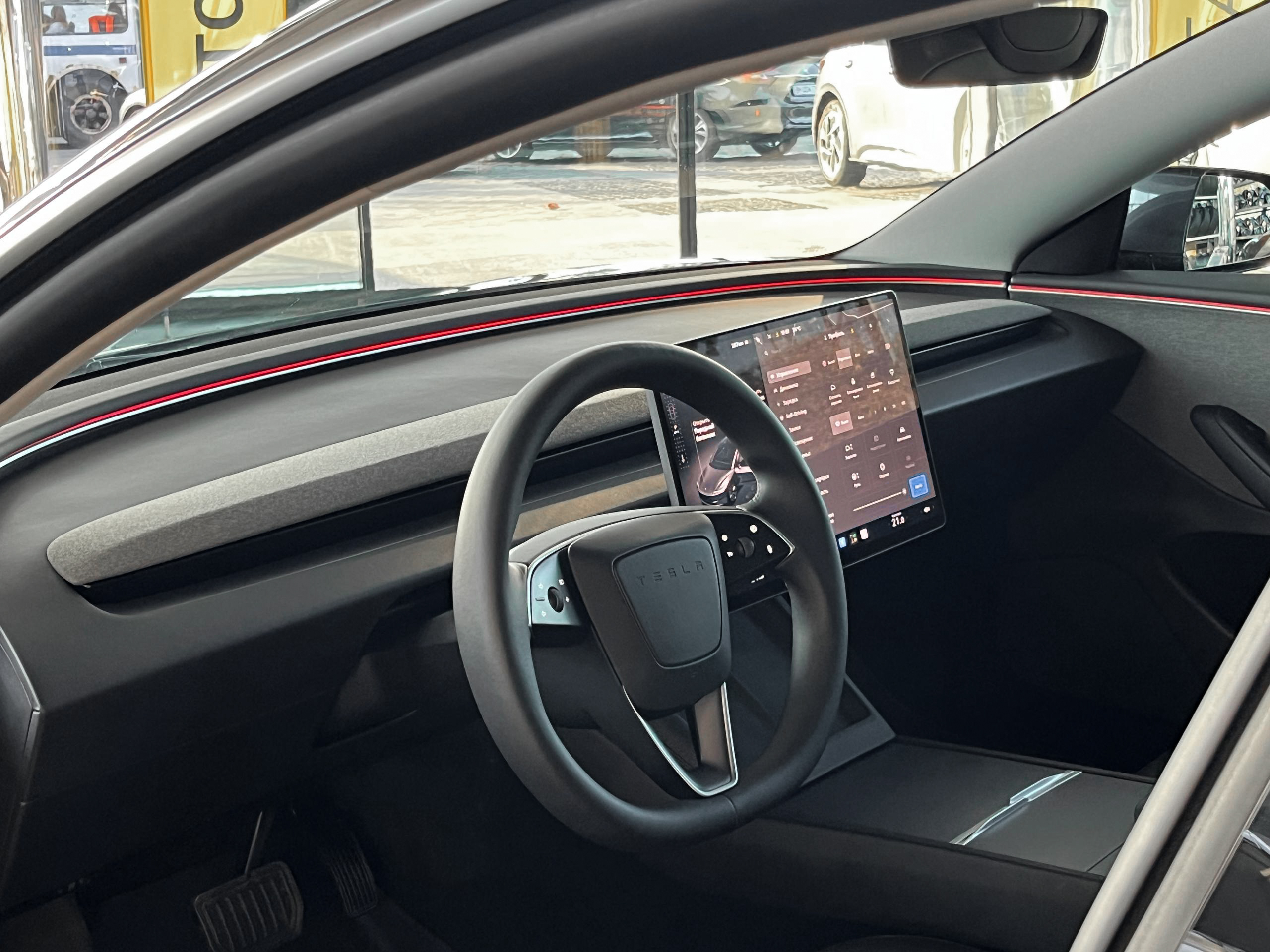 Tesla Model 3 - фото 18