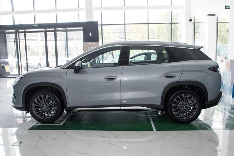BYD Song Ultra EV - фото 4