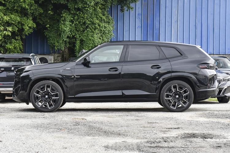 BMW XM - фото 4