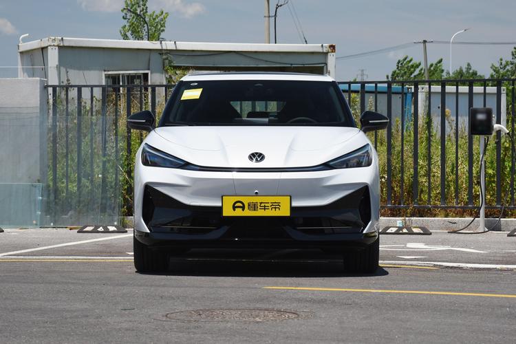 Volkswagen ID.UNYX - фото 2