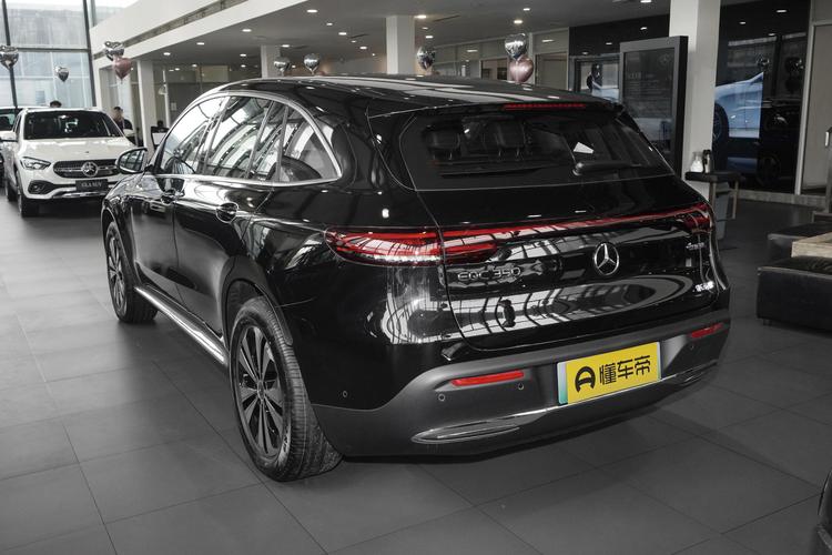 Mercedes-Benz EQC - фото 4