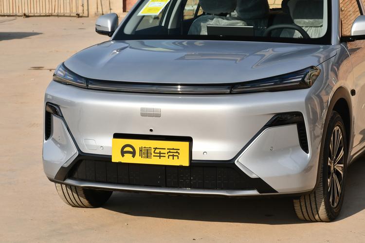 Geely Starship 7 EM-i - фото 9