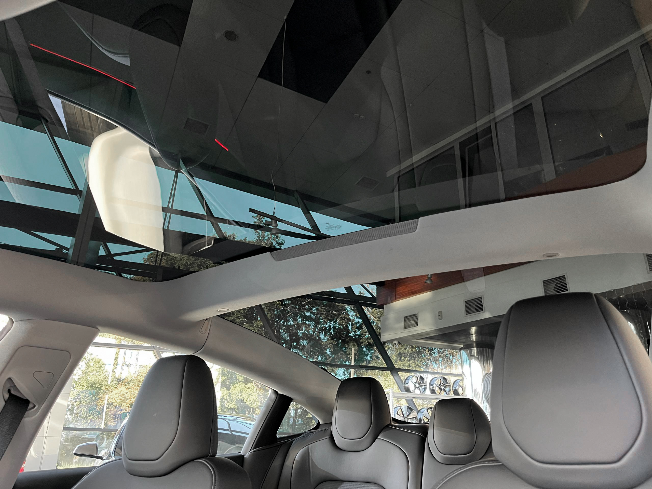 Tesla Model 3 - фото 20