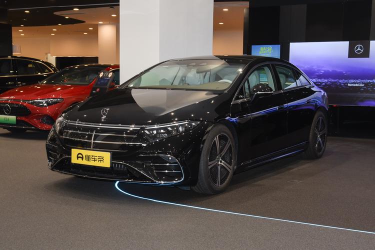 Mercedes-Benz EQS - фото 1