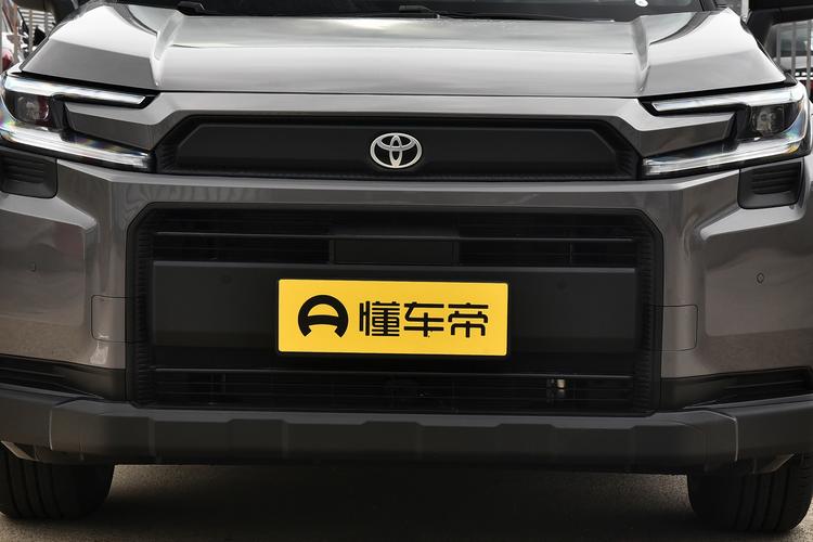 Toyota RAV4 - фото 10
