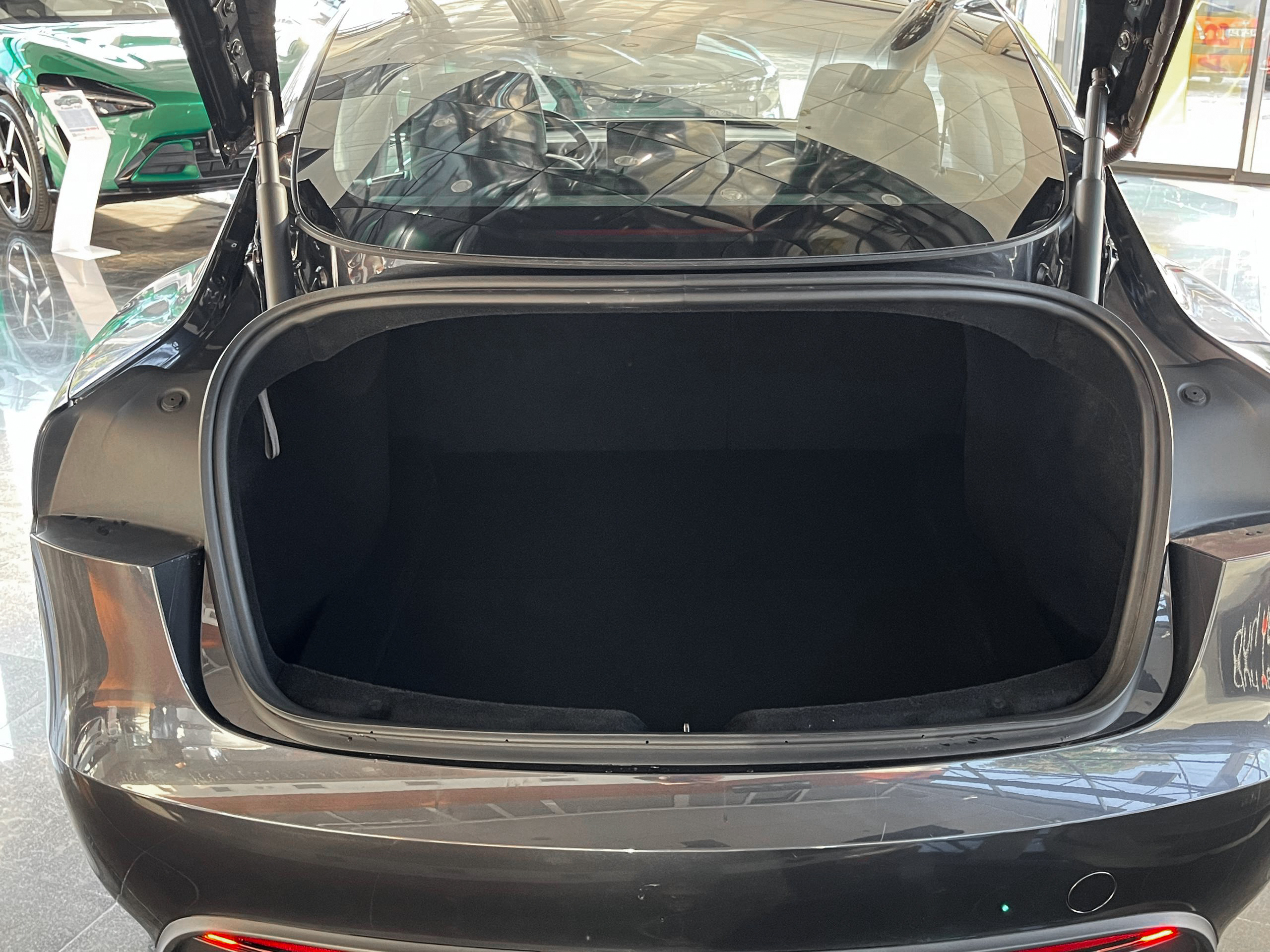 Tesla Model 3 - фото 24