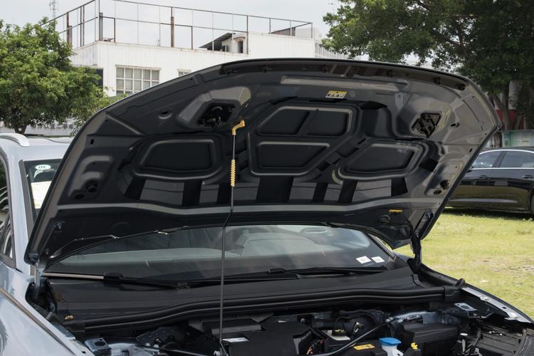Audi Q4 e-tron - фото 15