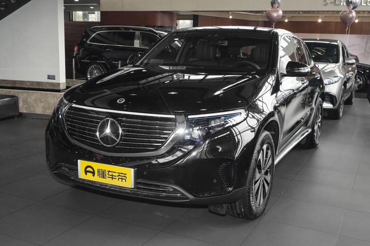 Mercedes-Benz EQC - фото 1