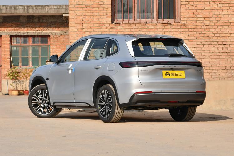 Geely Starship 7 EM-i - фото 5