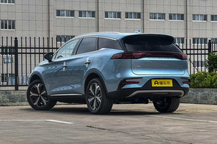BYD Tang EV - фото 5