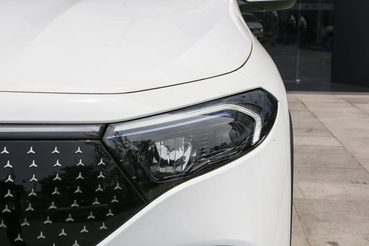 Mercedes-Benz EQA - фото 12