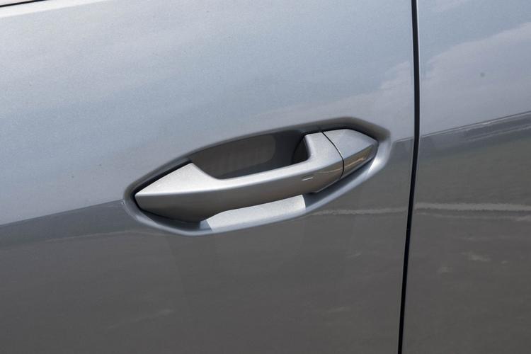 Audi Q4 e-tron - фото 11