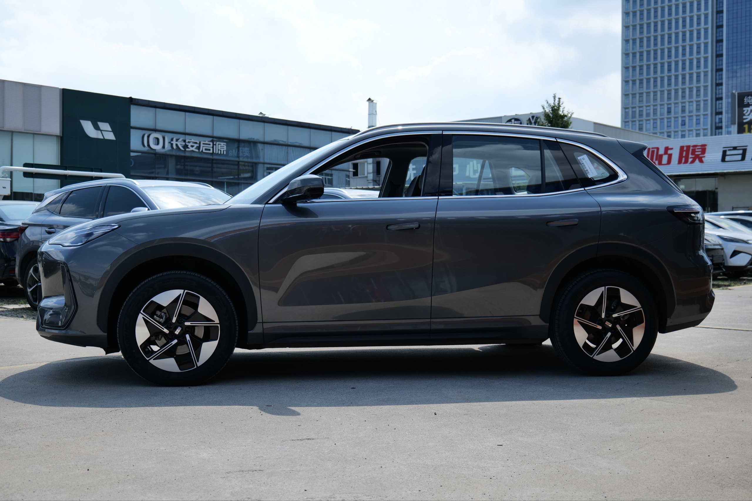 Geely E5 - фото 3