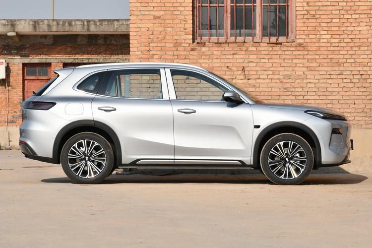 Geely Starship 7 EM-i - фото 8