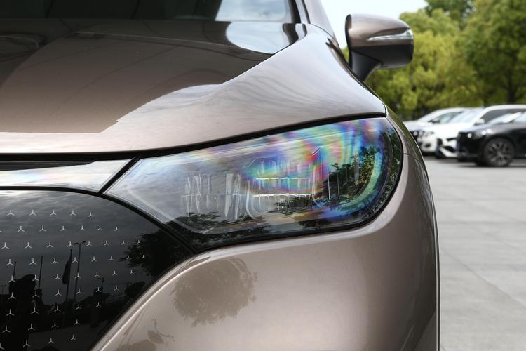 Mercedes-Benz EQE SUV - фото 10
