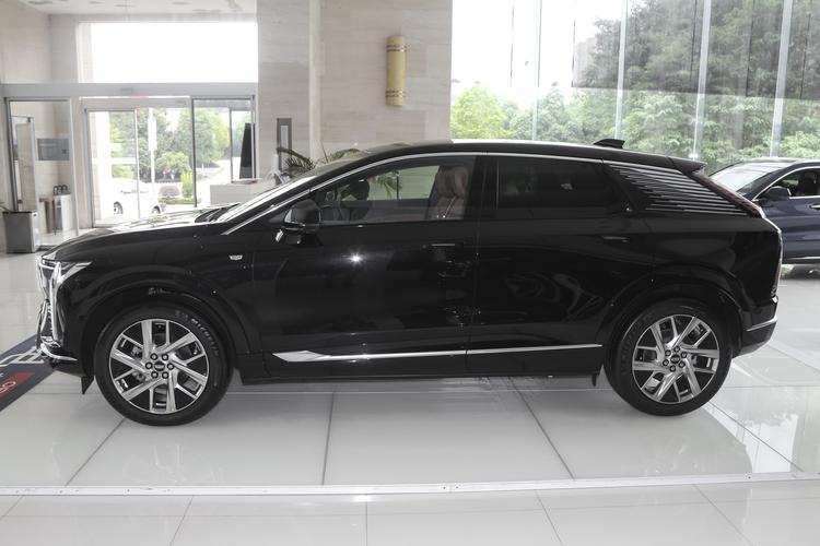 Cadillac Optiq - фото 4
