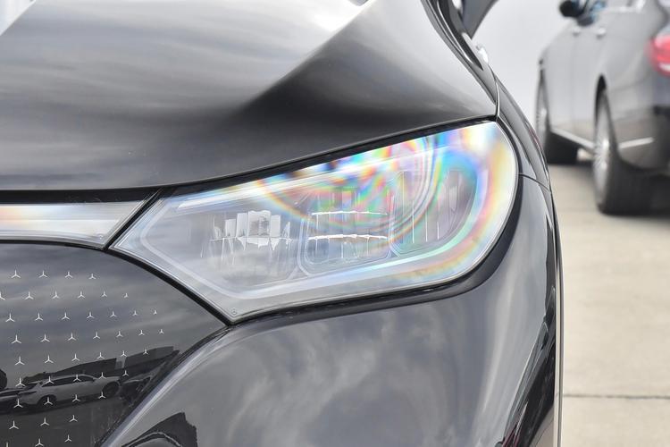 Mercedes-Benz EQE SUV - фото 10
