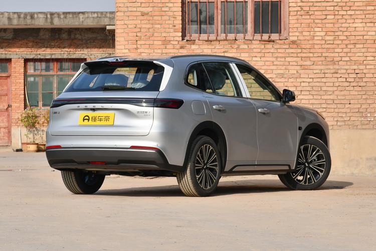 Geely Starship 7 EM-i - фото 7