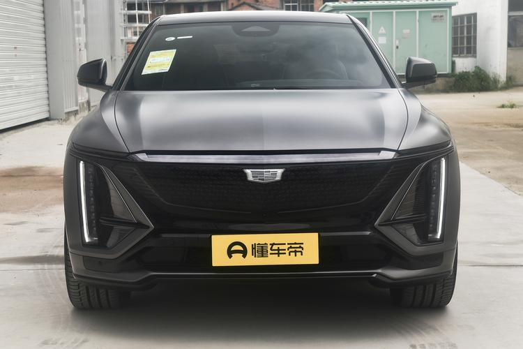 Cadillac Lyriq - фото 12