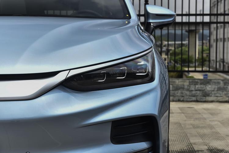 BYD Tang EV - фото 11