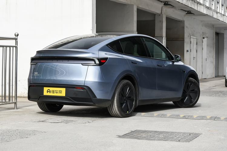 Tesla Model Y - фото 7