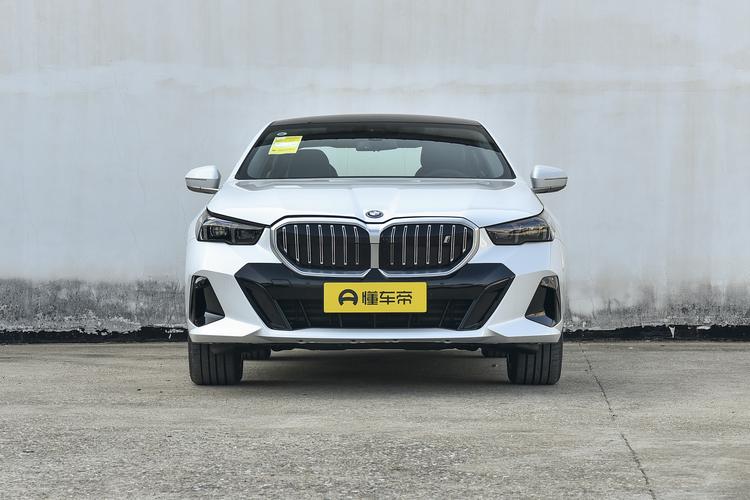 BMW i5 - фото 2
