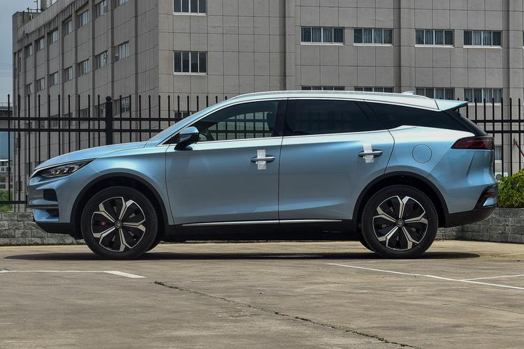 BYD Tang EV - фото 4