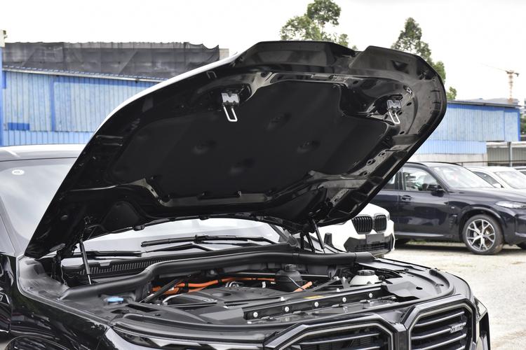 BMW XM - фото 15