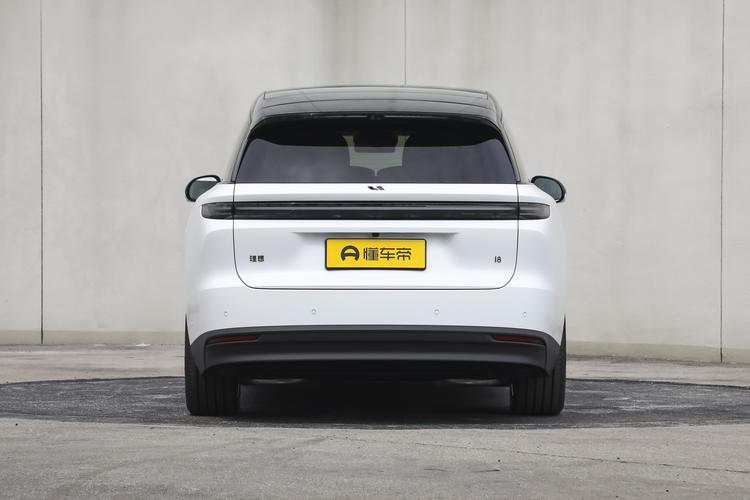 Li Auto i8 - фото 6