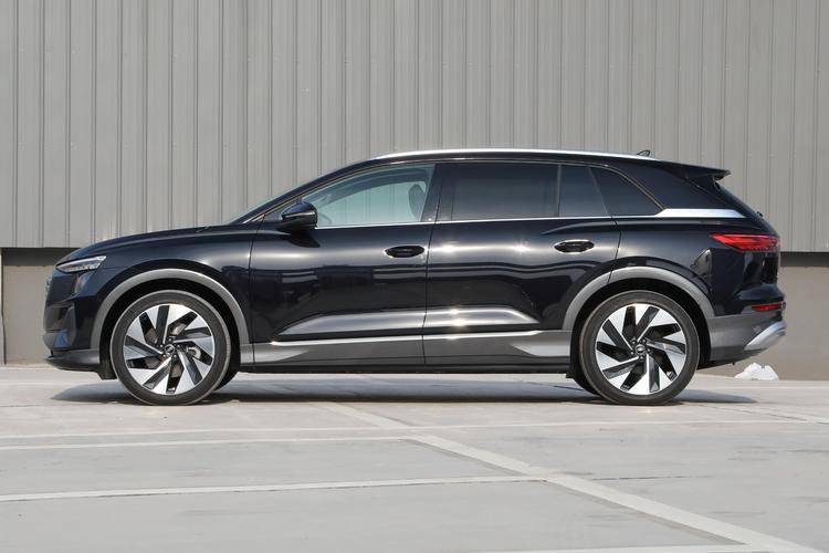 Audi Q5 e-tron - фото 4