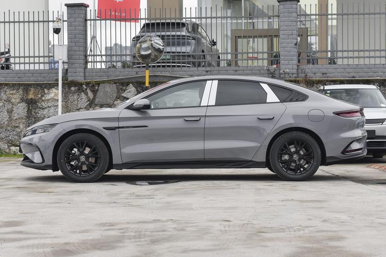 BYD Han DM - фото 4