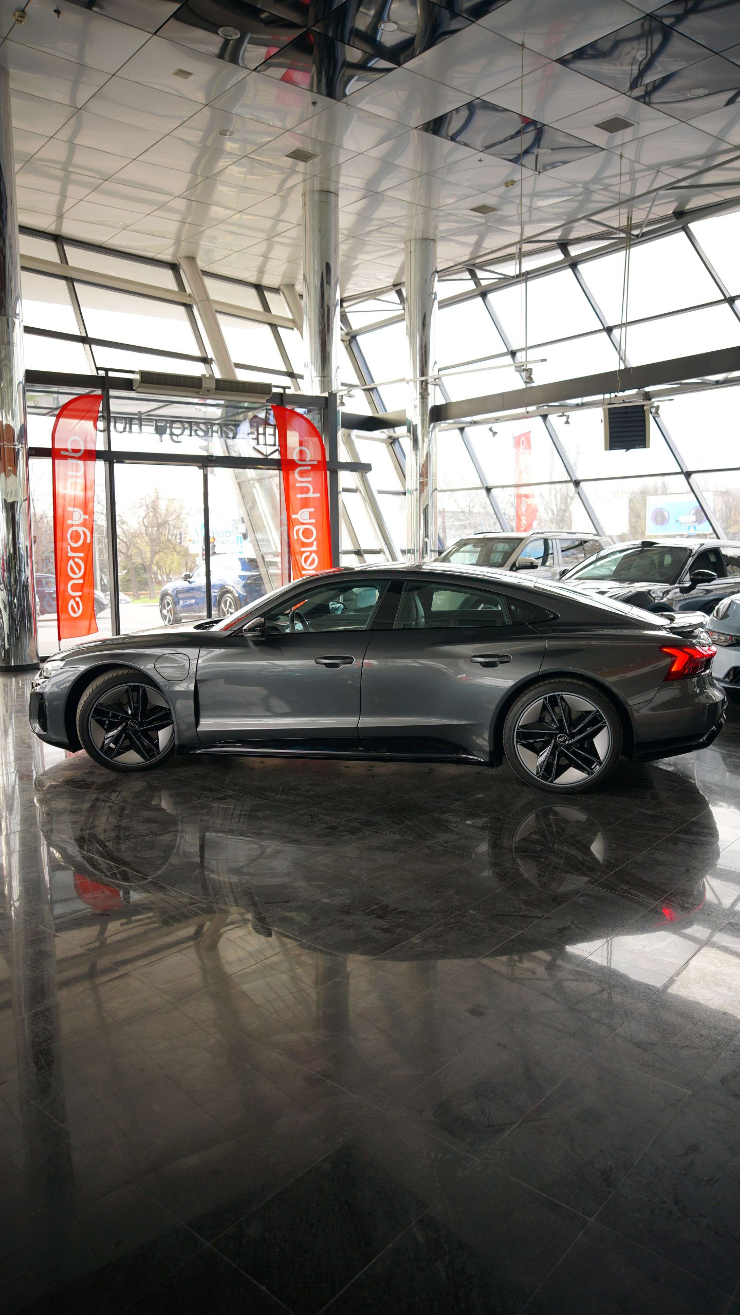 Audi e-tron GT - фото 5