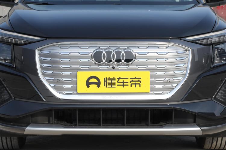 Audi Q5 e-tron - фото 10
