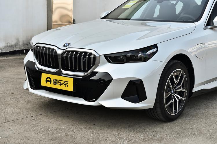 BMW i5 - фото 9