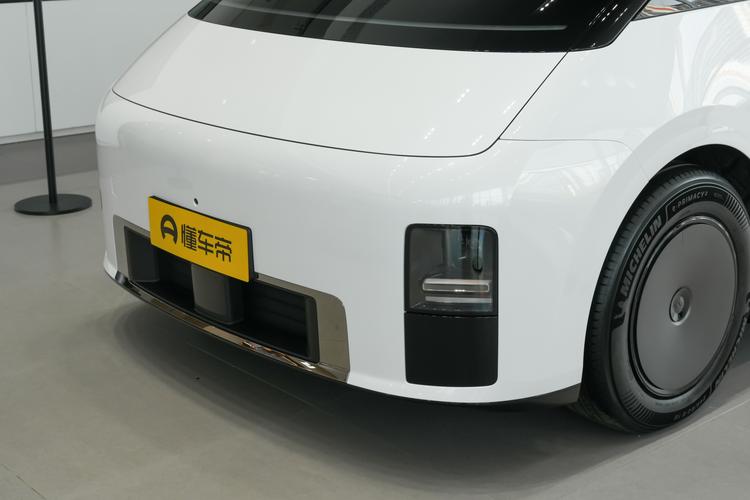 Li Auto MEGA - фото 7