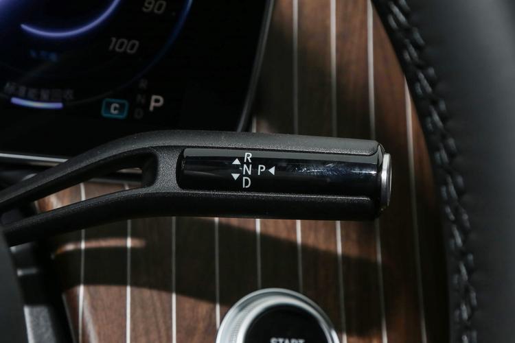 Mercedes-Benz EQE - фото 27