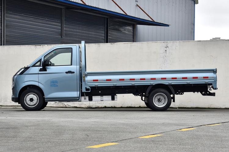 Geely Farizon Xingzhi F3E - фото 4