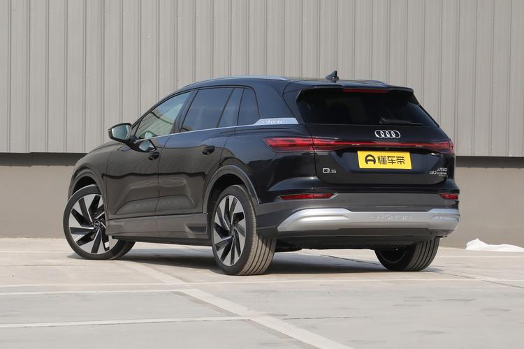 Audi Q5 e-tron - фото 5