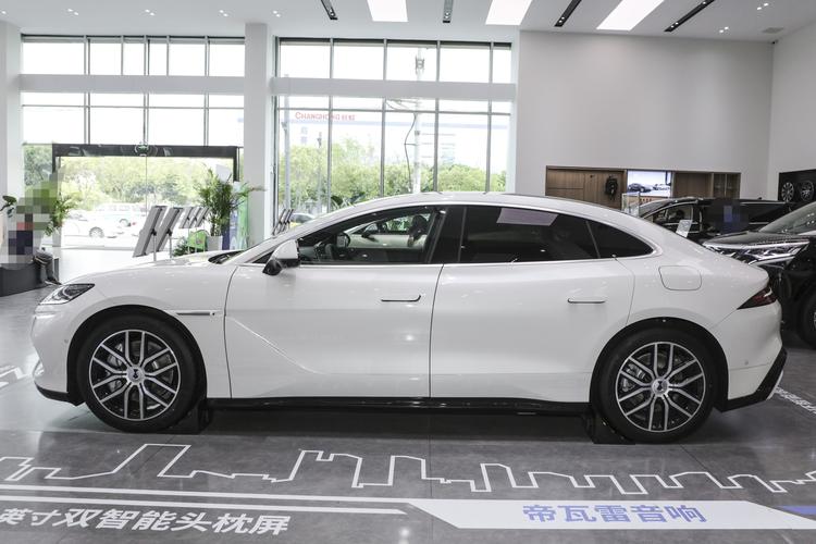 Denza Z9 EV - фото 4