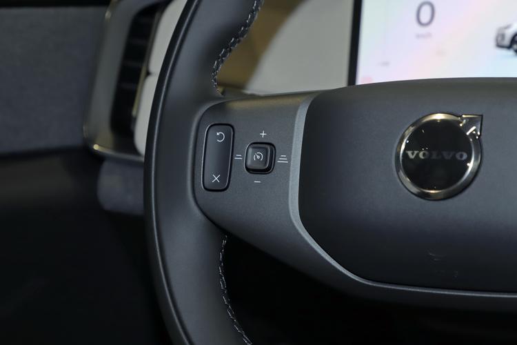 Volvo XC70 - фото 26
